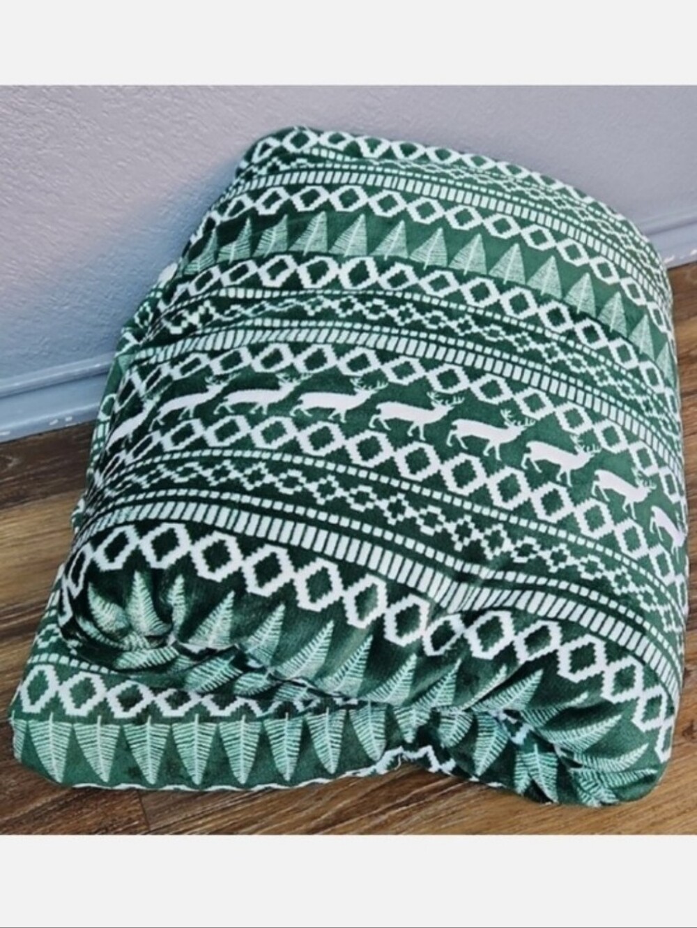HUGE Eddie Bauer Green White Deer Trees Fair Isle Blanket